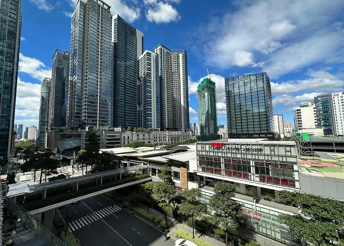 Urban Haven:cozy 2br Uptown Bgc W Washer + Balcony Manila